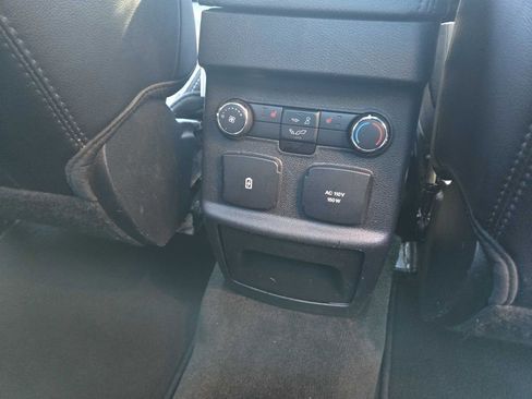 Used 2017 Ford Explorer Limited image 32
