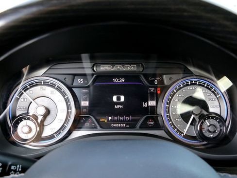 Used 2022 RAM 1500 Limited AWD/4WD image 16