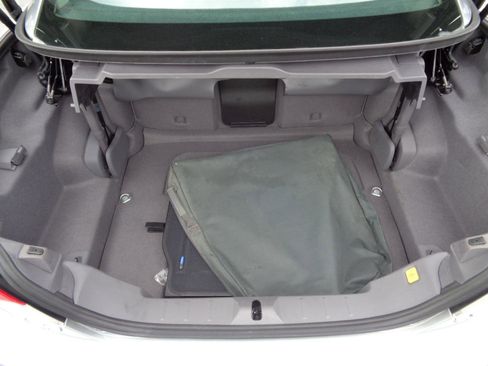 Used 2011 Volvo C70 T5 w/ Convenience Pkg image 33