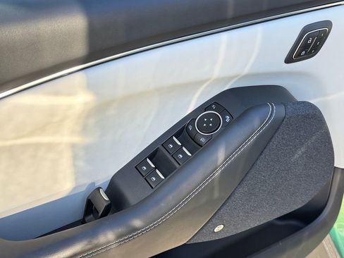 Used 2025 Ford Mustang Mach-E Premium image 11