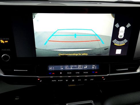 Used 2025 Toyota Sienna XLE w/ XLE Plus Package image 34