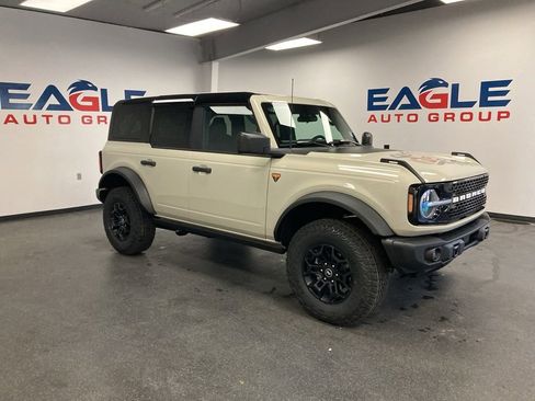 New 2026 Ford Bronco Badlands AWD/4WD image 1