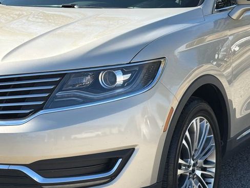 Used 2017 Lincoln MKX Reserve w/ Lincoln MKX Climate Package image 4