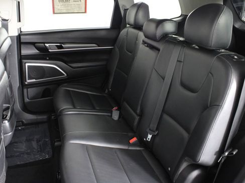 Used 2021 Kia Telluride LX image 18