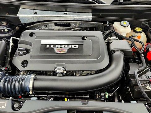 Used 2023 Cadillac XT4 Premium Luxury w/ Cold Weather Package AWD/4WD image 28