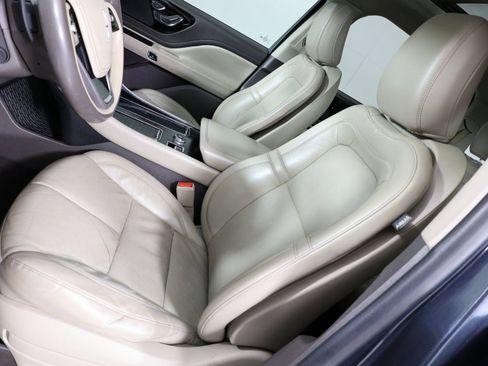 Used 2021 Lincoln Aviator Reserve w/ Class IV Trailer Tow Package image 10