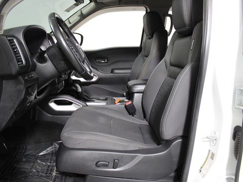 Used 2023 Nissan Frontier SV w/ SV Convenience Package RWD image 12