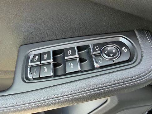 Used 2017 Porsche Macan S image 21