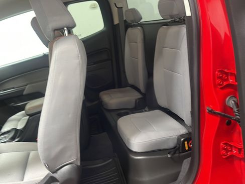 Used 2020 Chevrolet Colorado W/T w/ WT Convenience Package RWD image 14
