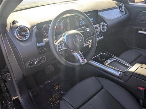 New 2025 Mercedes-Benz GLA 250 image 3