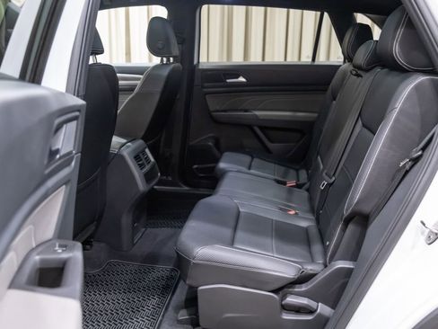 Used 2023 Volkswagen Atlas Cross Sport SE w/ Panoramic Sunroof Package image 12