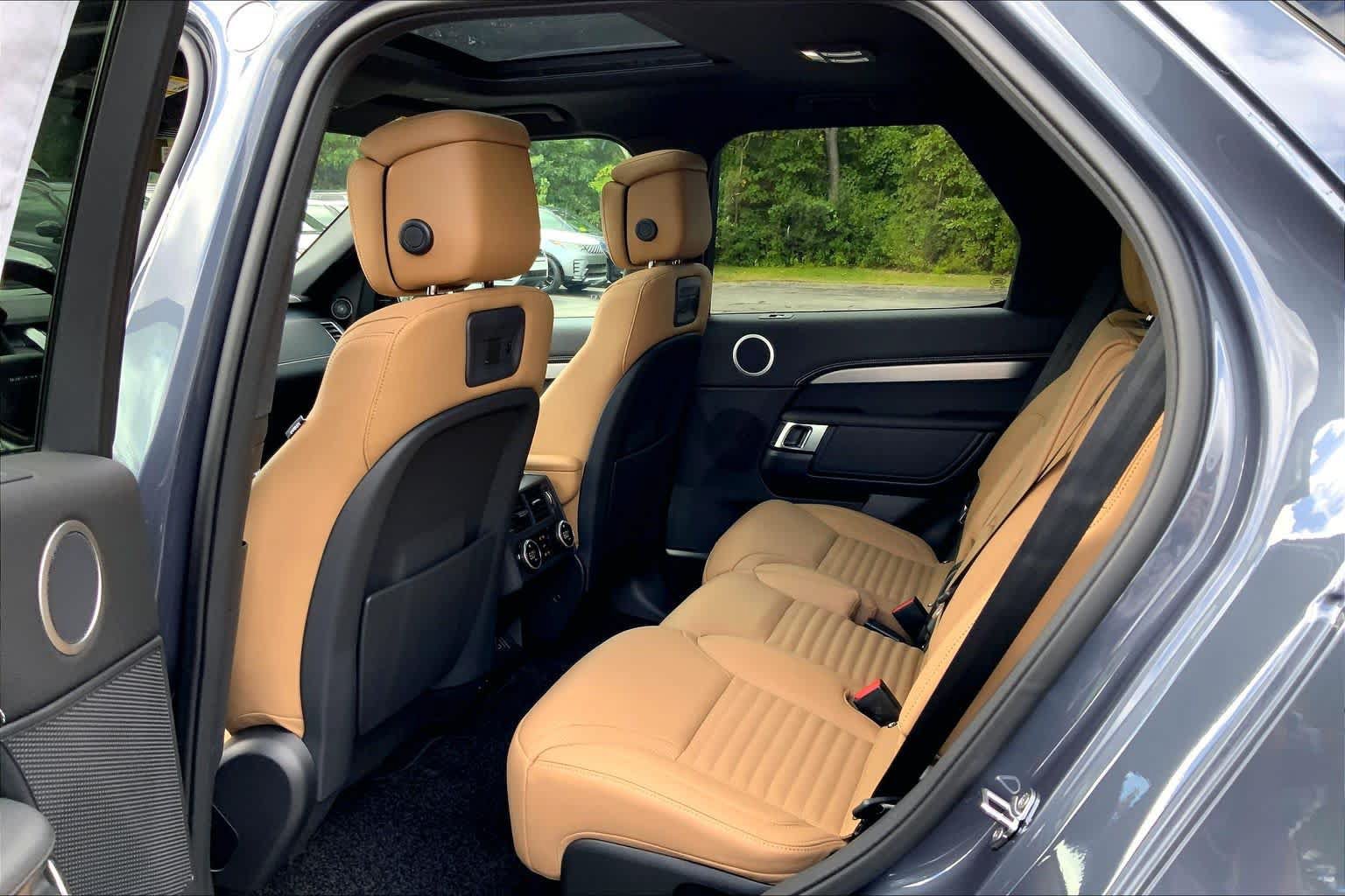 New 2026 Land Rover Discovery Dynamic SE AWD/4WD image 14