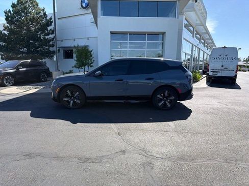 Used 2023 BMW iX xDrive50 w/ Sport Package AWD/4WD image 2