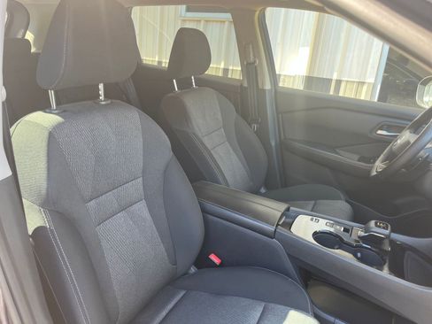 Used 2025 Nissan Rogue SV image 38