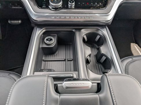 New 2026 Ford Expedition Platinum w/ Stealth Appearance Package AWD/4WD image 15