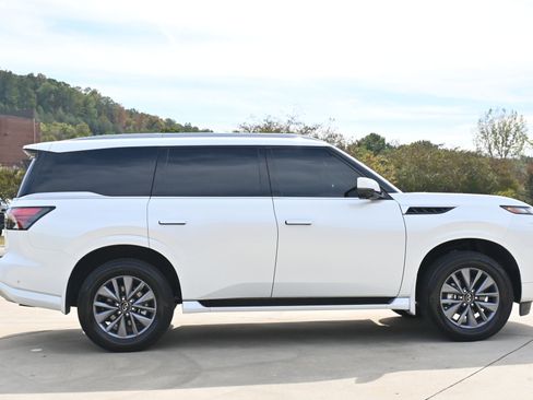 Used 2025 INFINITI QX80 Pure w/ Cargo Package image 10