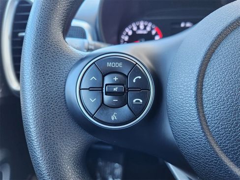 Used 2020 Kia Soul LX image 27
