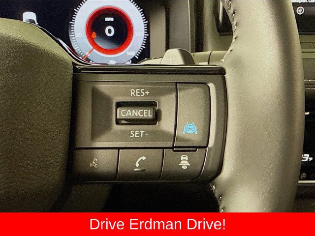 Used 2025 Nissan Rogue SL FWD image 14