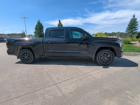Used 2025 Toyota Tundra Platinum AWD/4WD image 2