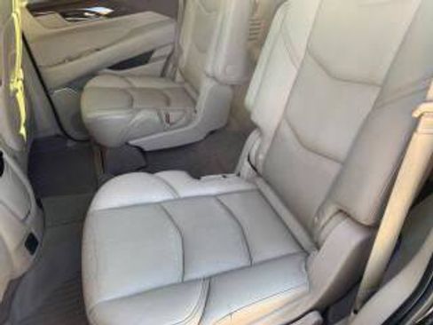 Used 2017 Cadillac Escalade Premium Luxury image 24