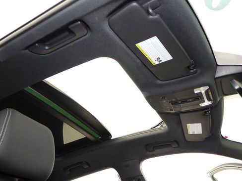 Used 2022 Audi Q3 2.0T Premium w/ Black Optic Sport Package image 18