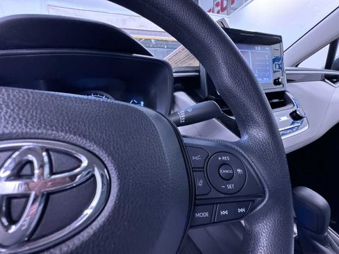 Used 2020 Toyota Corolla L image 21