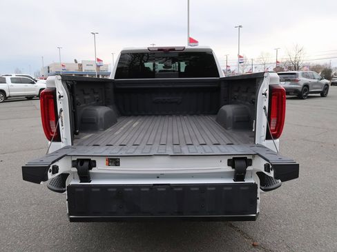Certified 2022 GMC Sierra 1500 AT4 w/ AT4 Premium Package image 32