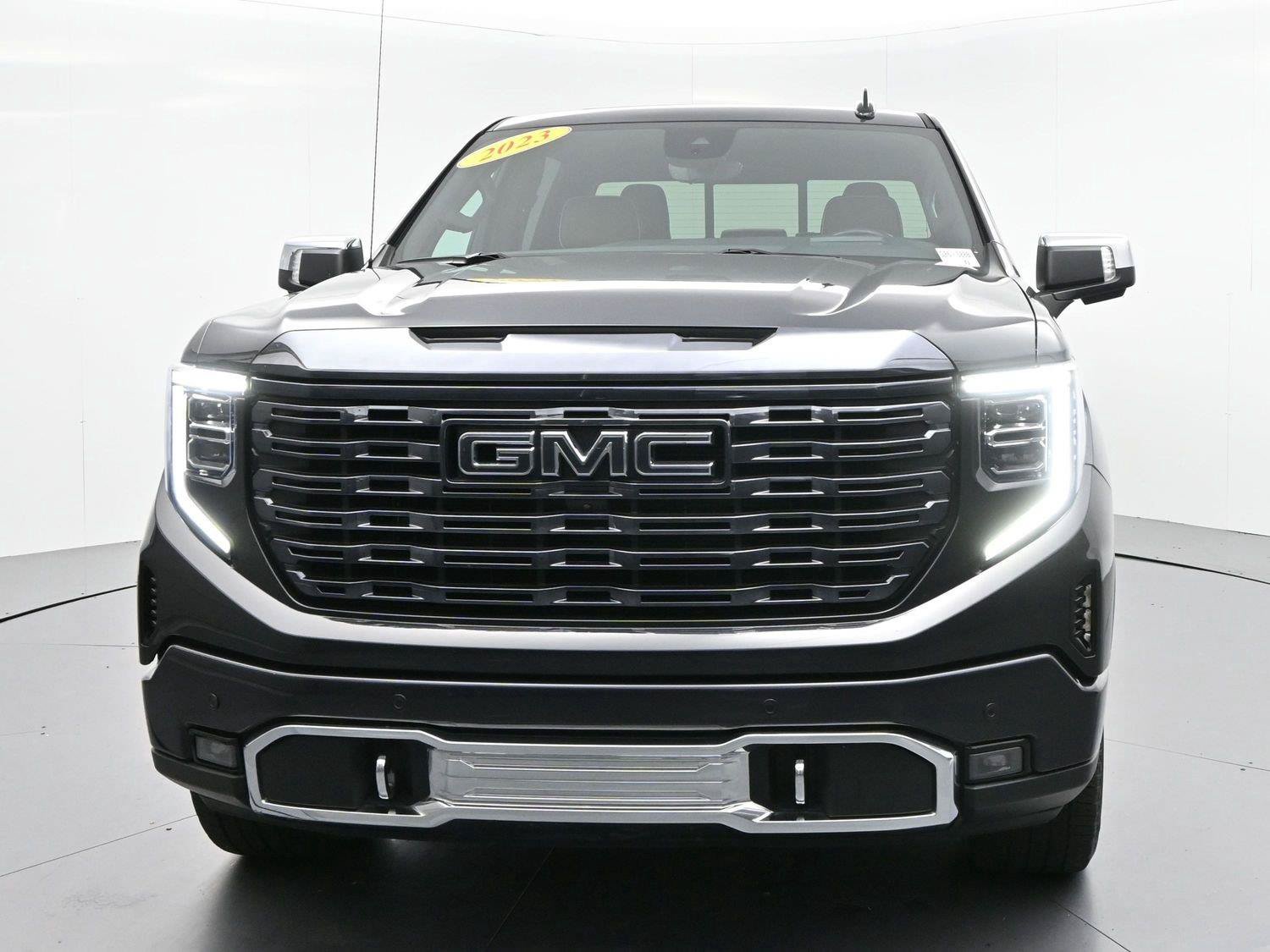 Used 2023 GMC Sierra 1500 Denali Ultimate AWD/4WD image 3