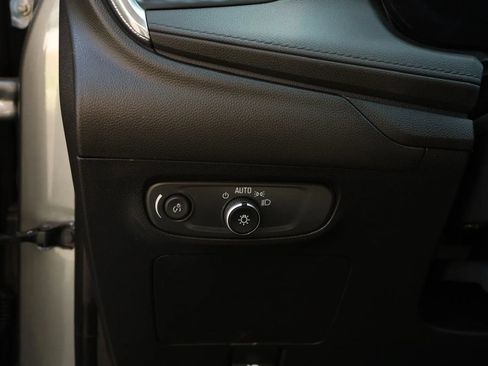 Used 2025 Buick Encore GX Preferred FWD image 19