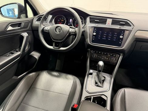 Used 2021 Volkswagen Tiguan SE FWD image 40