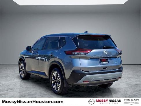 Certified 2023 Nissan Rogue SV FWD image 2