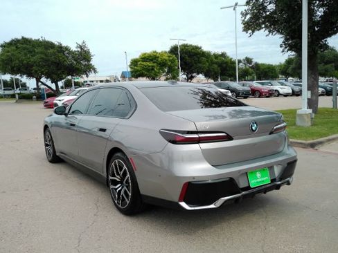 Used 2024 BMW i7 xDrive60 w/ Premium Package AWD/4WD image 13