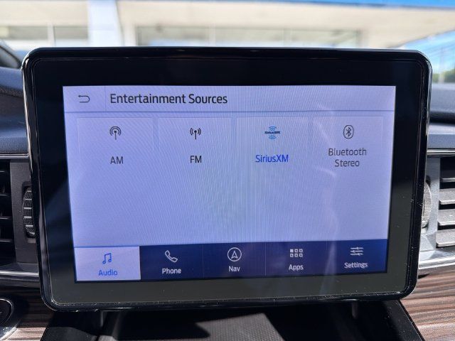 Used 2023 Ford Explorer Limited AWD/4WD image 18