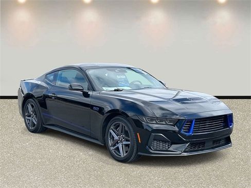Used 2024 Ford Mustang GT Premium image 3