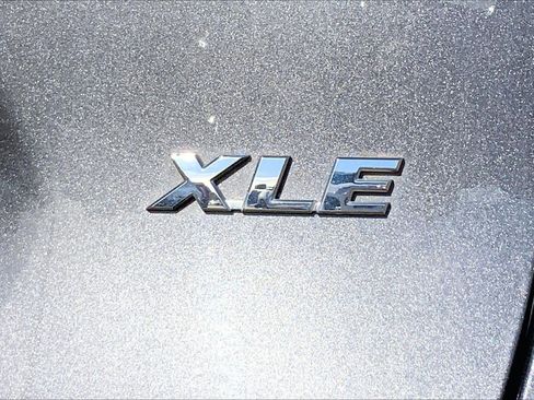 Used 2024 Toyota RAV4 XLE Premium image 9