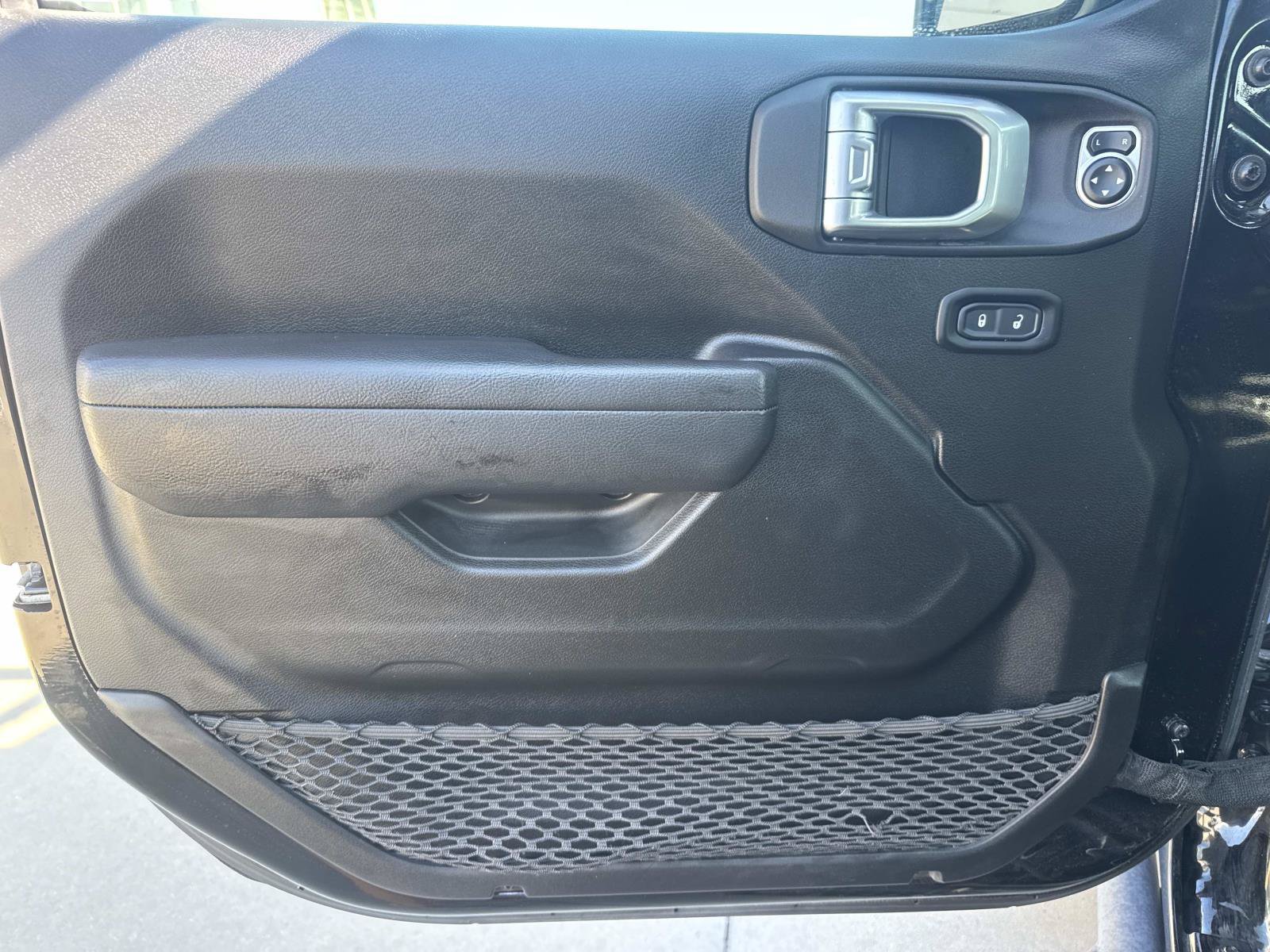Used 2023 Jeep Wrangler Unlimited Sport AWD/4WD image 17