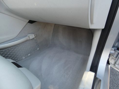 Used 2016 Mercedes-Benz E 350 Sedan w/ Premium Package image 28