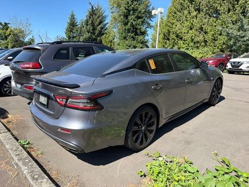 Used 2021 Nissan Maxima SR w/ Sport Mat Group FWD image 2