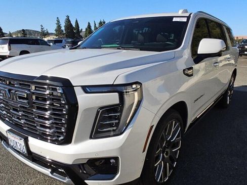 Used 2025 GMC Yukon XL Denali Ultimate AWD/4WD image 1