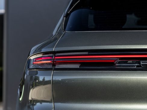 Used 2024 Porsche Cayenne Turbo image 7