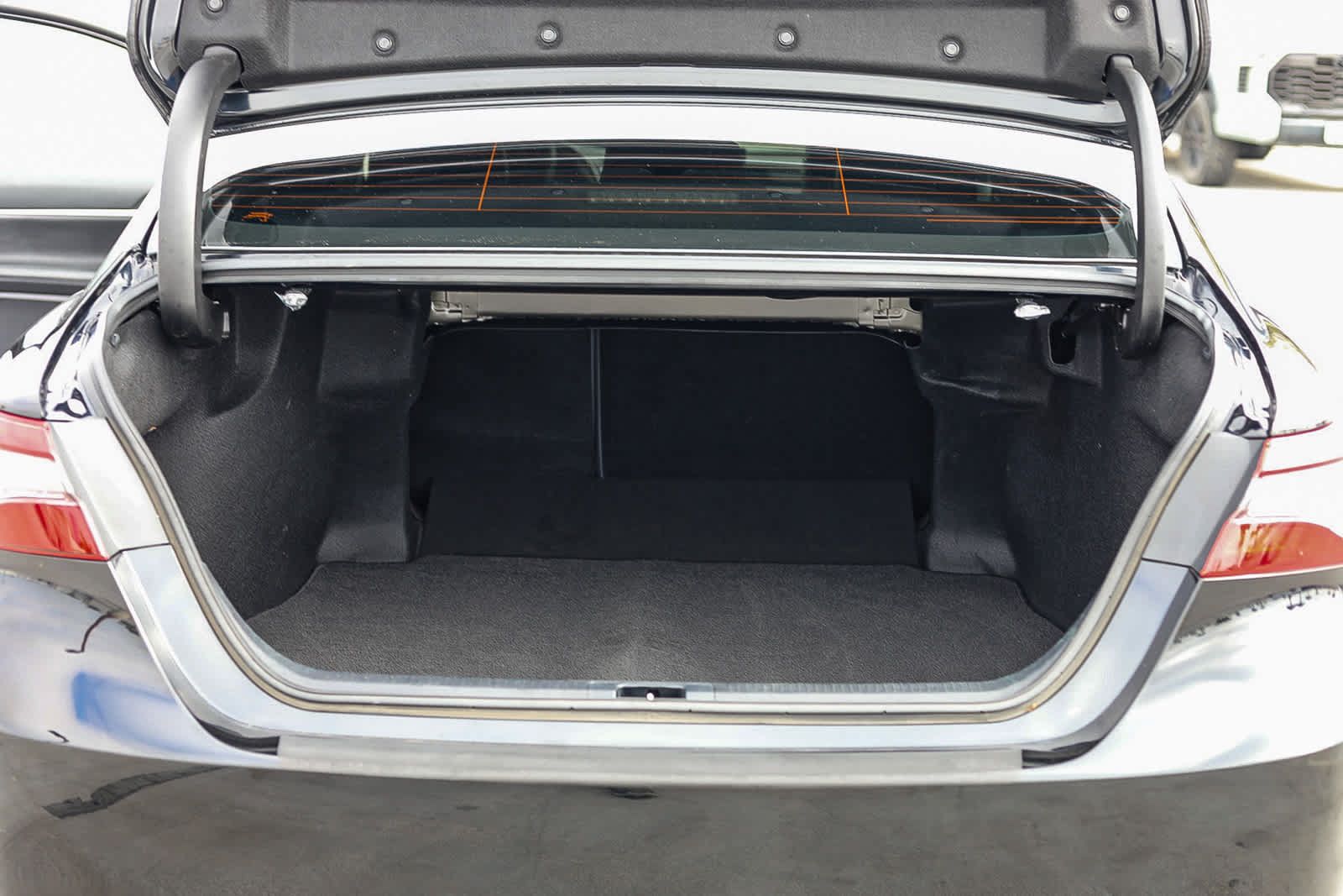 Used 2021 Toyota Camry XSE w/ Carpet Mat Package (TMS) FWD image 23
