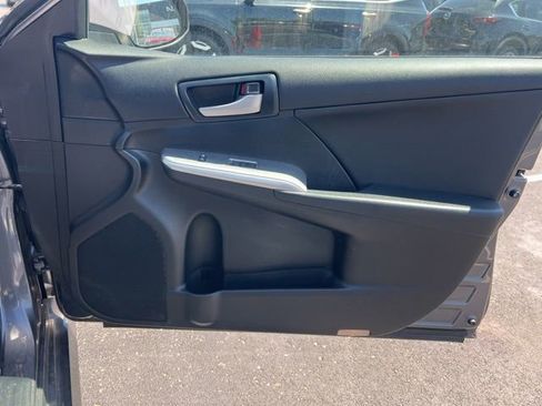 Used 2014 Toyota Camry SE w/ Moonroof Package image 29