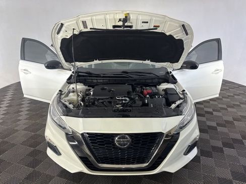 Used 2020 Nissan Altima 2.5 SR FWD image 13