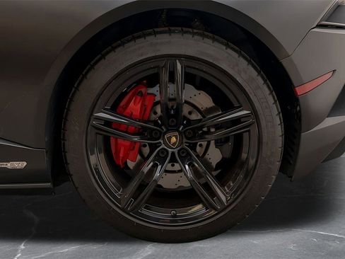 Used 2020 Lamborghini Huracan EVO image 11