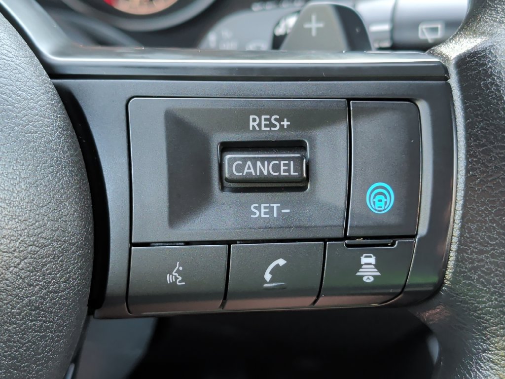 Used 2024 Nissan Rogue SV AWD/4WD image 13