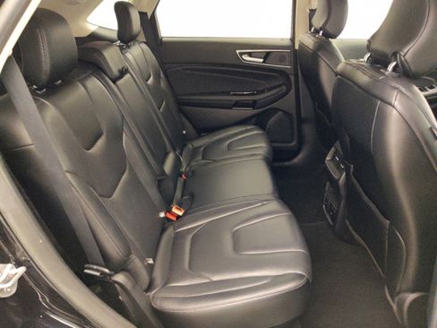 Used 2019 Ford Edge Titanium image 19