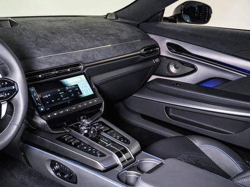 New 2025 Aston Martin Vanquish image 29