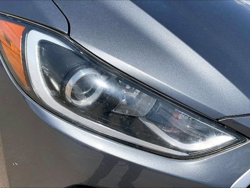 Used 2018 Hyundai Elantra SEL FWD image 32