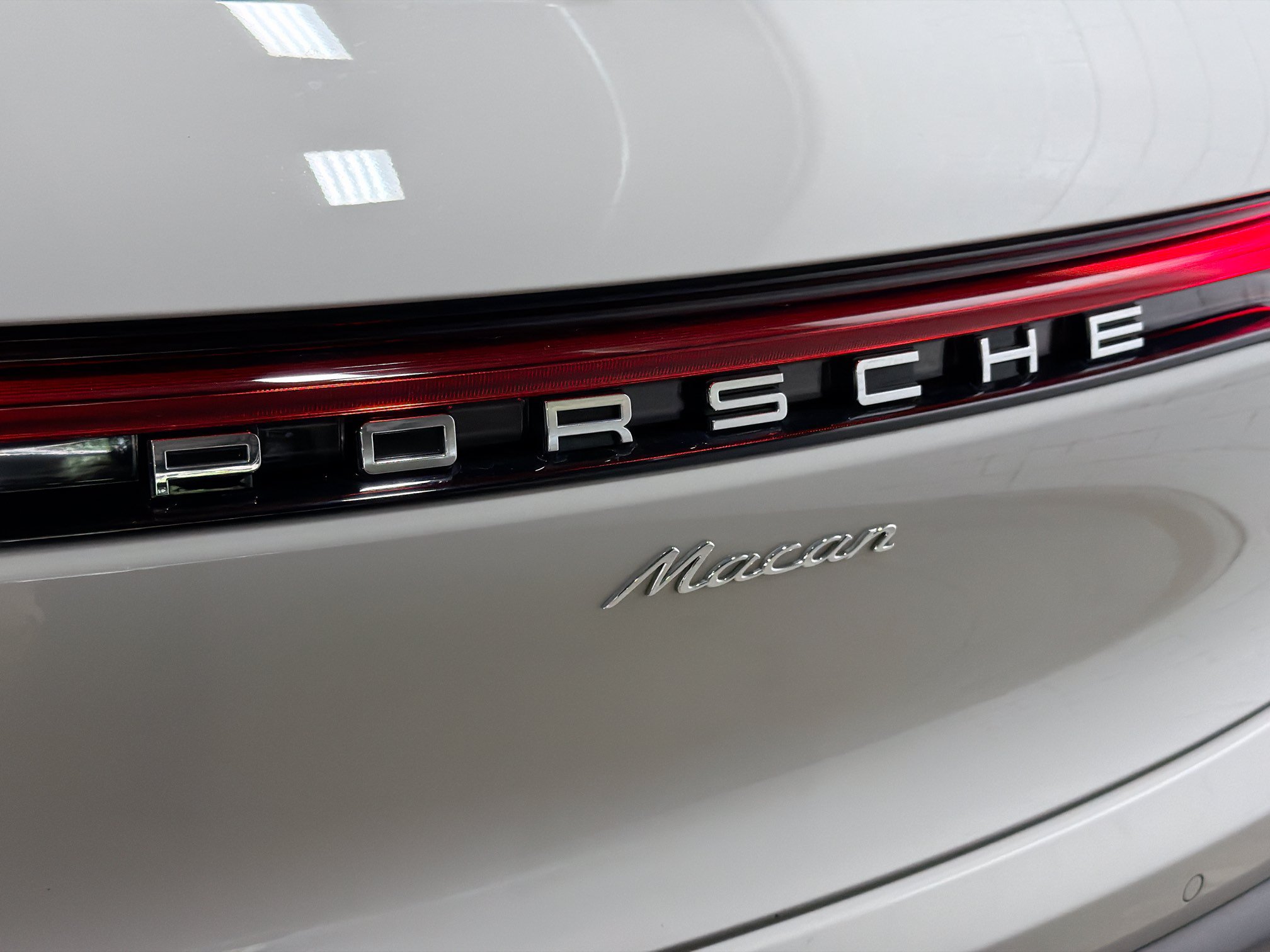 Certified 2026 Porsche Macan AWD/4WD image 12