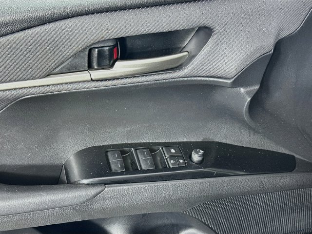 Used 2025 Toyota Camry SE FWD image 22